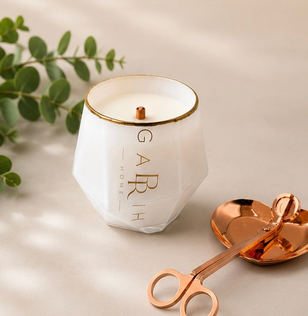 Hibiscus Retreat Luxury Scented Candle (Net Wt.350g)